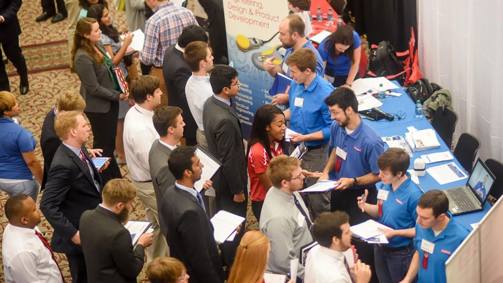 Crowd shot of Fall 2016 Engineering Career Fair