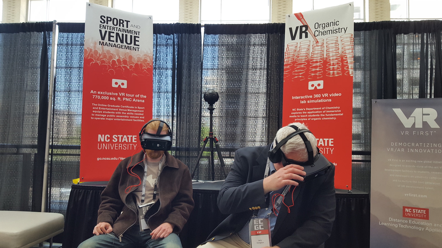 ECGC attendees experience the organic chemistry and Sport and Entertainment Venue Management VR modules.
