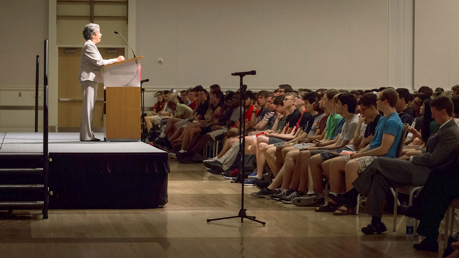 Dr. Christine Mann Darden speaks to first-year students during the 2017 NC State College of Engineering Welcome.