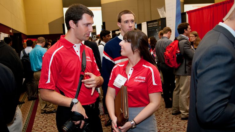Student volunteers at the 2014 Engineering Career Fair